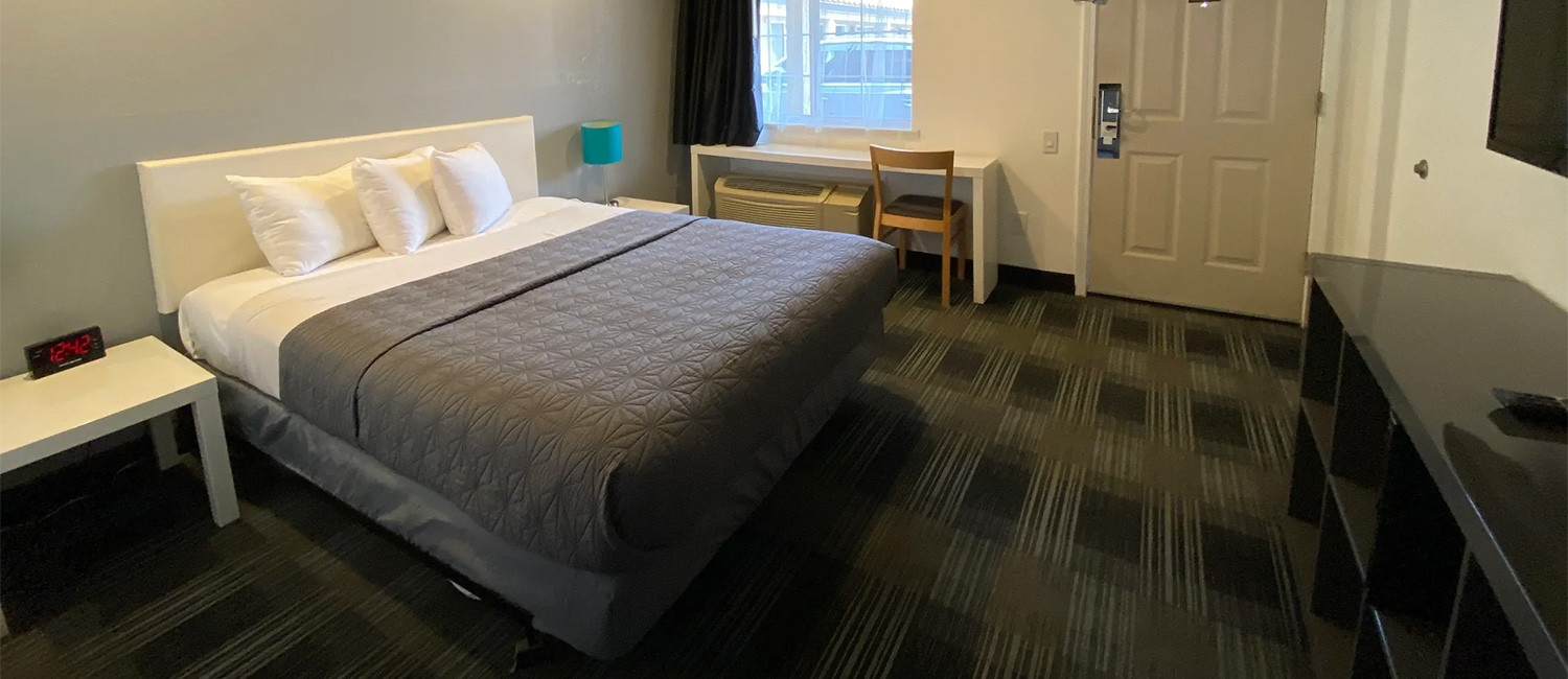 OUR NEWLY DECORATED AND SPACIOUS GUEST ROOMS WILL ENHANCE YOUR STAY IN DALY CITY